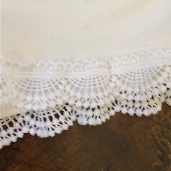 Toddler white shorts. 18 months. - Picture 2 of 5